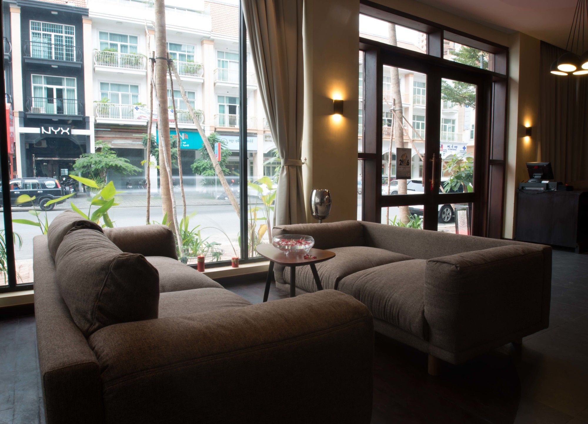 阿尔蒙巴塞河酒店 金边 外观 照片